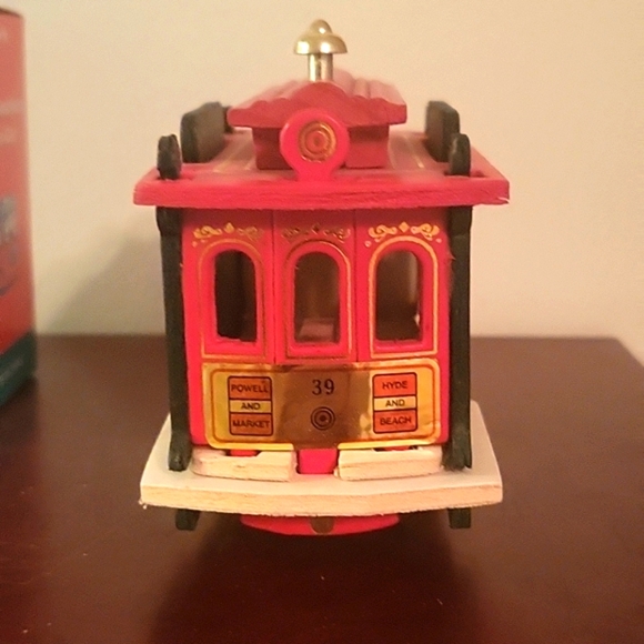 SAN FRANCISCO CABLE CAR WOOD MODEL WITH ORIGINAL BOX - Picture 5 of 9